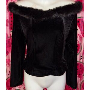 🖤 Elegant Off-Shoulder Top with Fur Trim and Boning